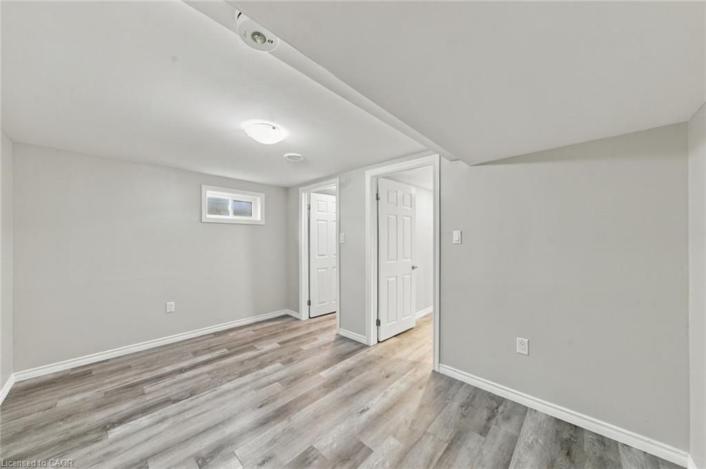 1052 Fennell Avenue E Property Photo 14