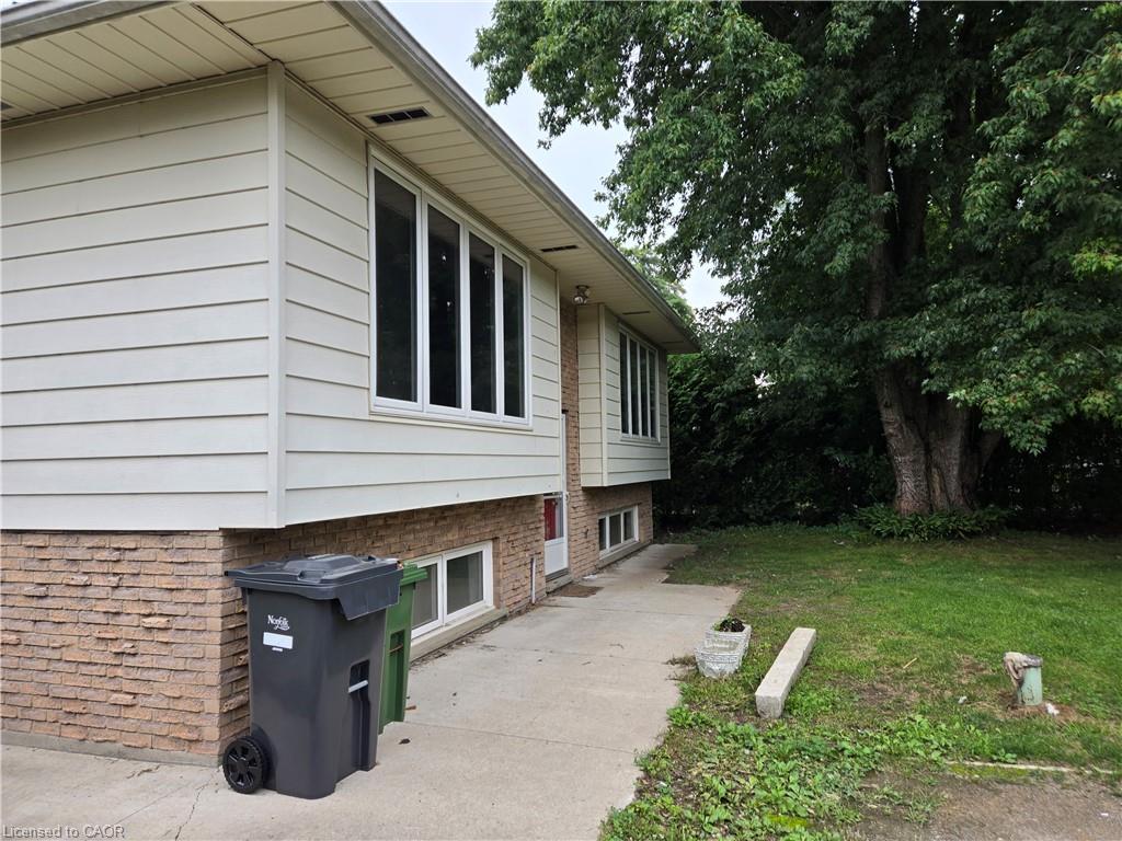 8 Lyndhurst Avenue Property Photo 4