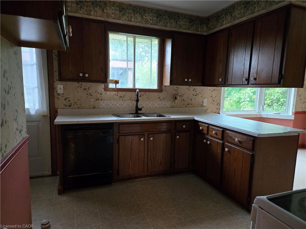 8 Lyndhurst Avenue Property Photo 11