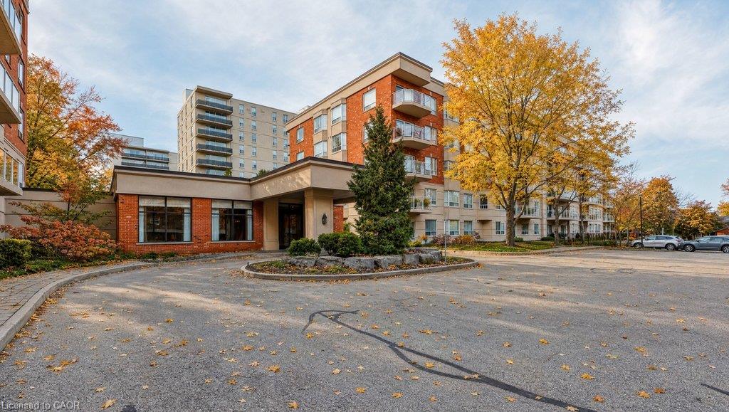 409-5188 Lakeshore Road Property Photo 1