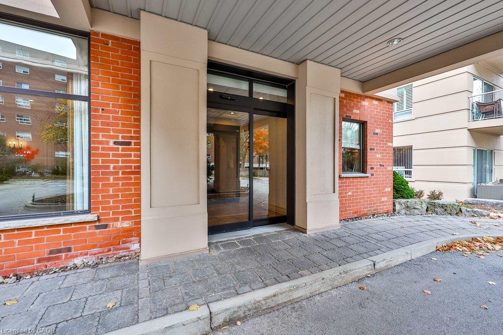 409-5188 Lakeshore Road Property Photo 3