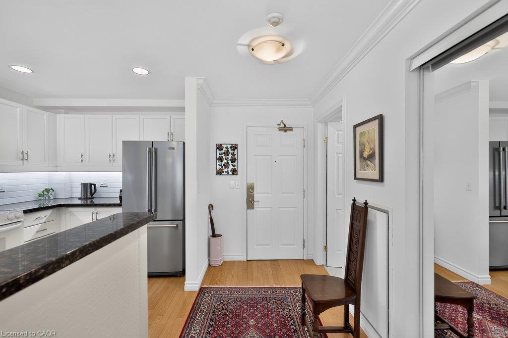 409-5188 Lakeshore Road Property Photo 7