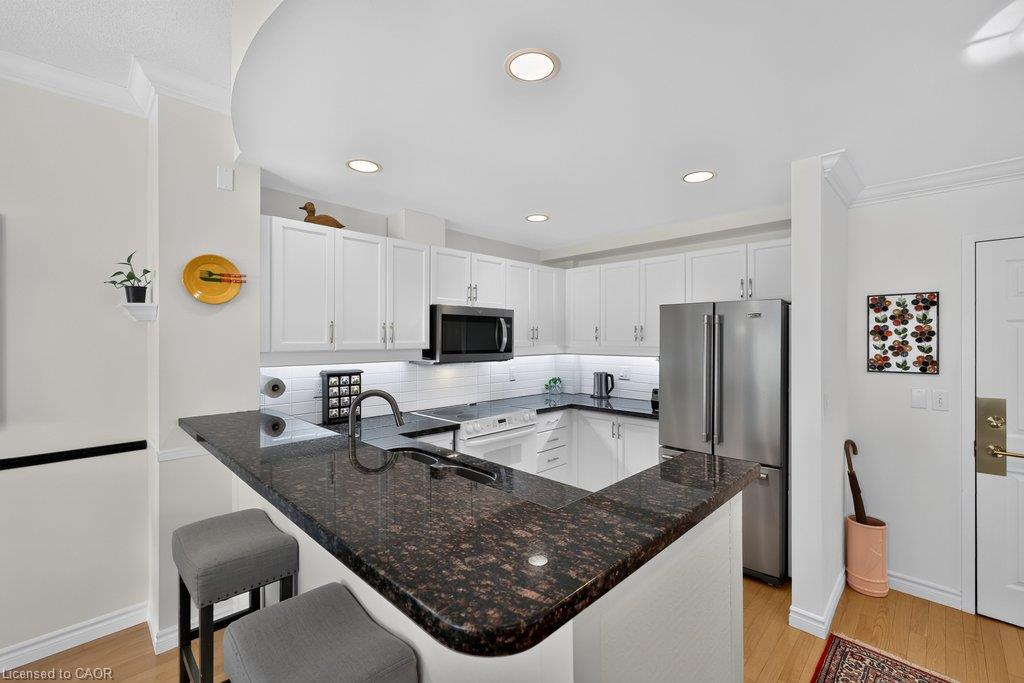 409-5188 Lakeshore Road Property Photo 8