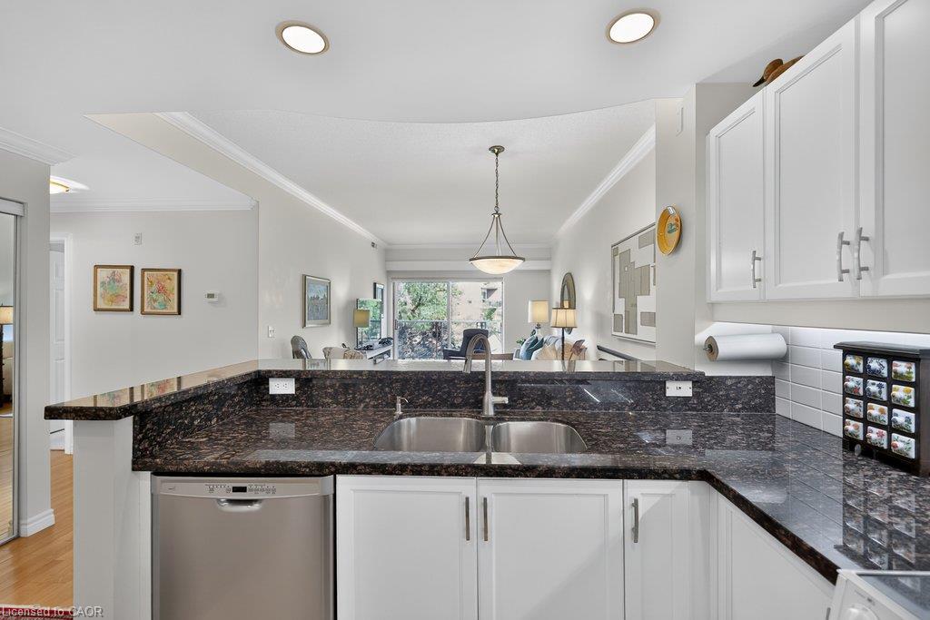 409-5188 Lakeshore Road Property Photo 11