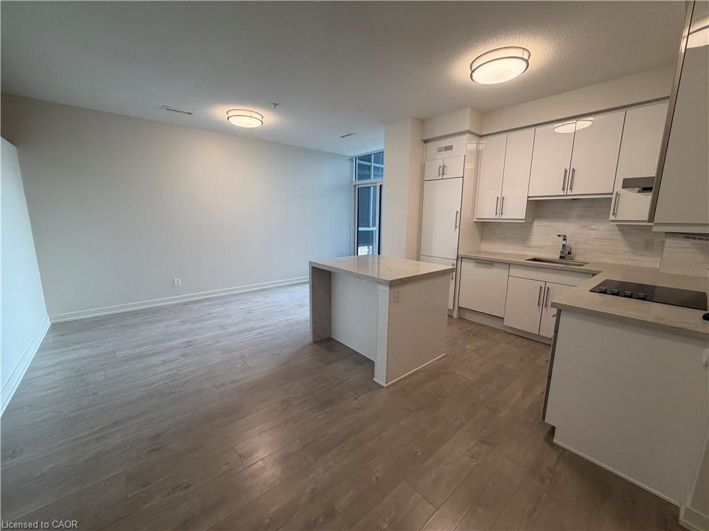 304-2087 Fairview Street Property Photo 3