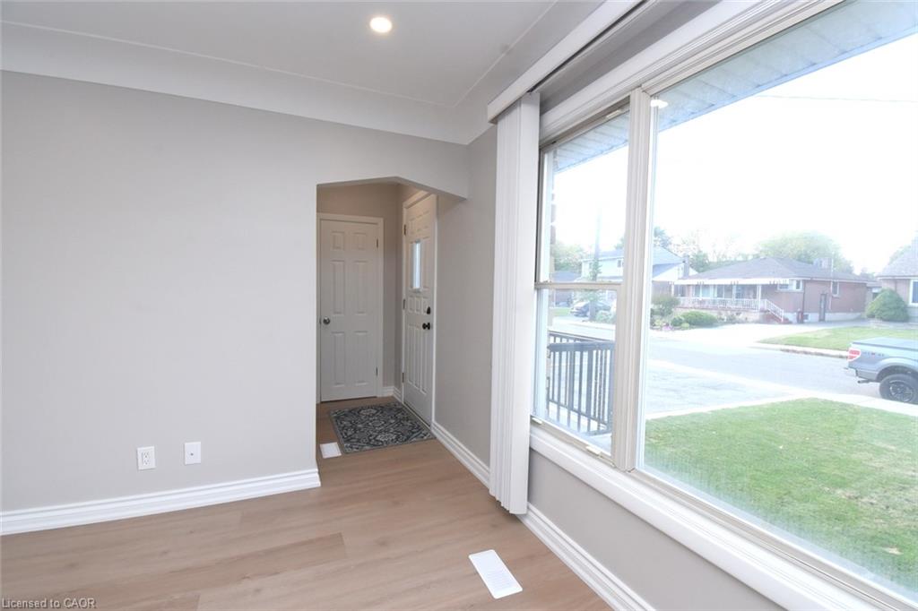 415 East 15th Street Property Photo 4