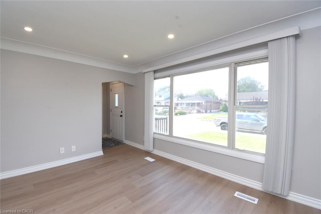415 East 15th Street Property Photo 5