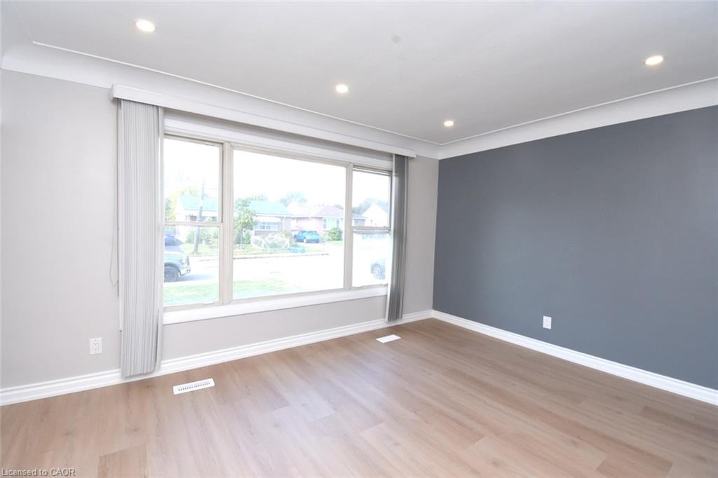 415 East 15th Street Property Photo 7
