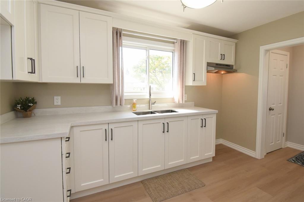 415 East 15th Street Property Photo 9