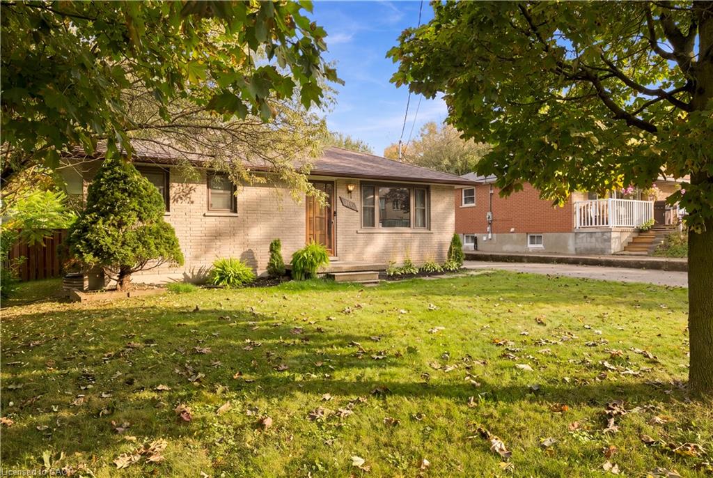 166 Victoria Road N Property Photo 2