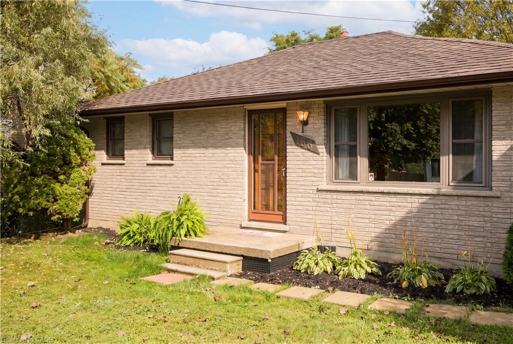 166 Victoria Road N Property Photo 4