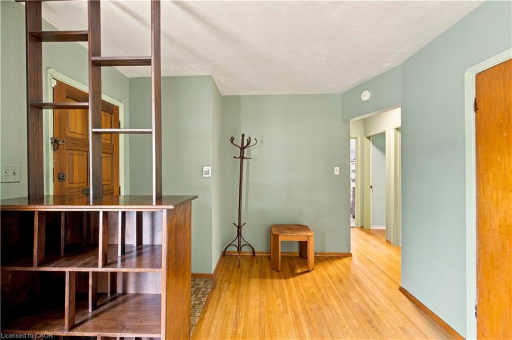 166 Victoria Road N Property Photo 6