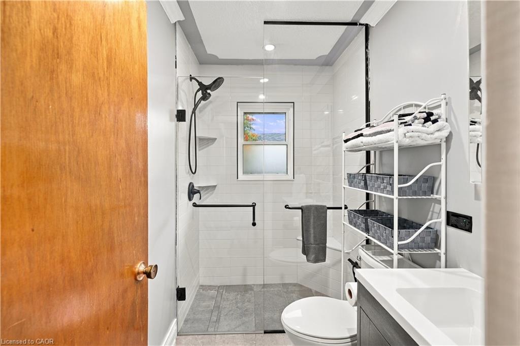 166 Victoria Road N Property Photo 14