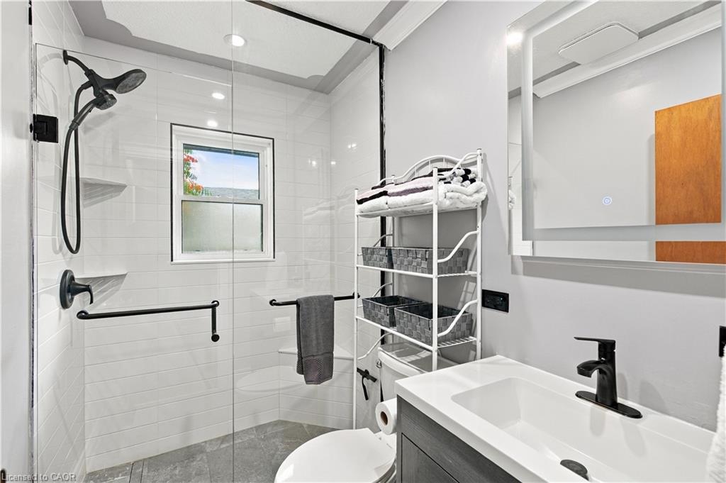 166 Victoria Road N Property Photo 15