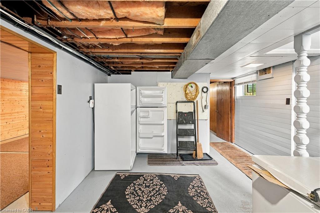166 Victoria Road N Property Photo 21