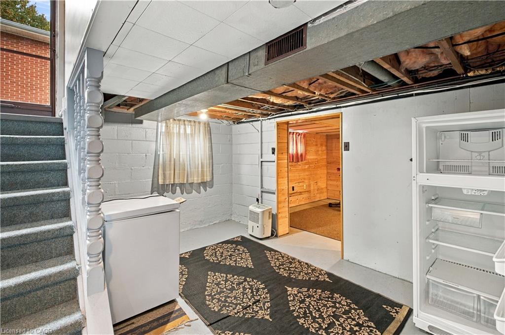 166 Victoria Road N Property Photo 22