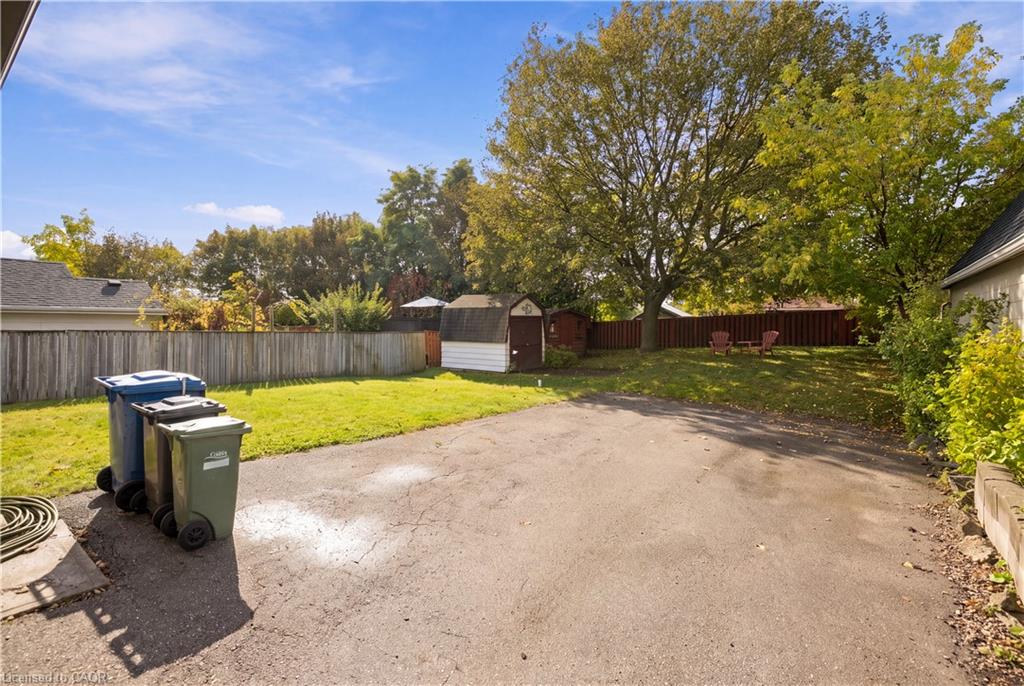 166 Victoria Road N Property Photo 29