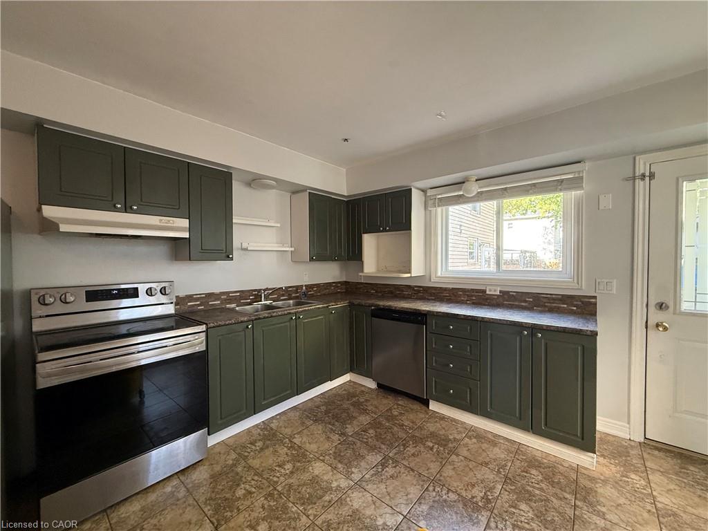 1087 Cannon Street E Property Photo 4