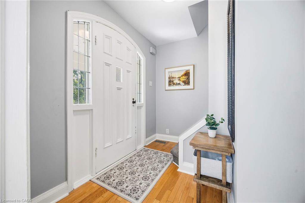 164 Sheldon Avenue N Property Photo 3