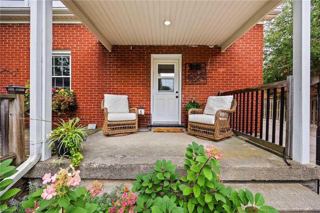 164 Sheldon Avenue N Property Photo 27