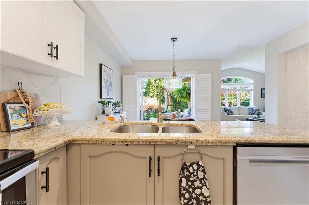 103 Thoroughbred Boulevard Property Photo 8