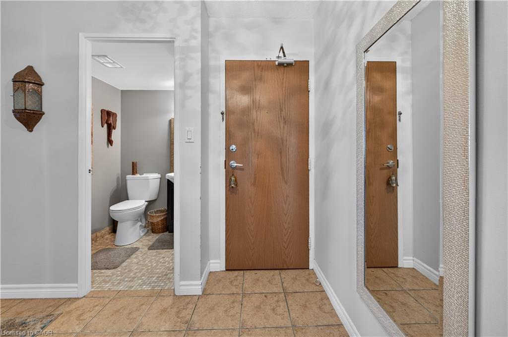804-150 Charlton Avenue E Property Photo 2