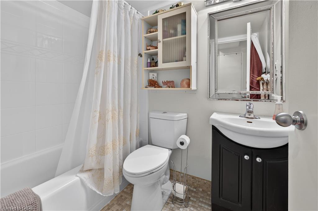 804-150 Charlton Avenue E Property Photo 8