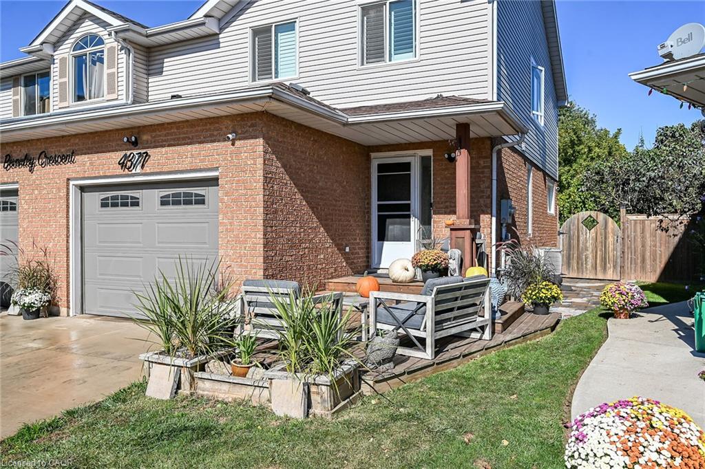 4377 Beverley Crescent Property Photo 2