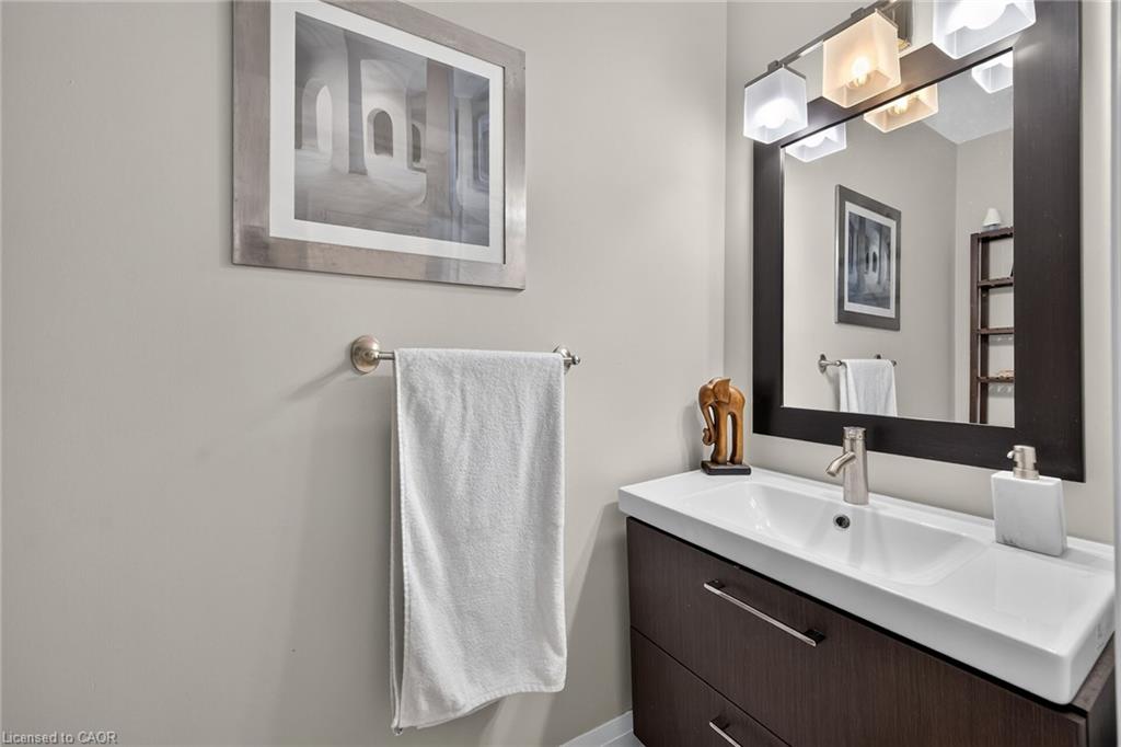 4377 Beverley Crescent Property Photo 5