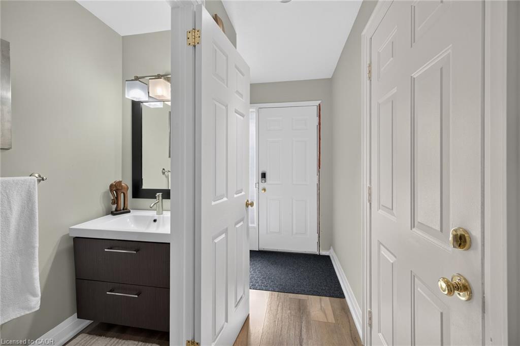 4377 Beverley Crescent Property Photo 6