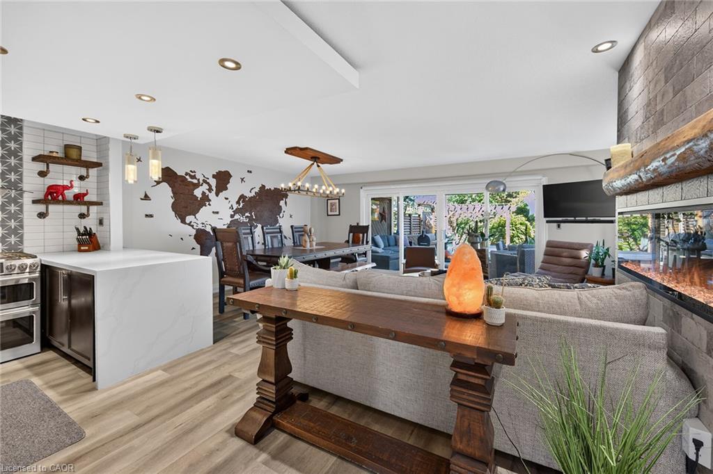 4377 Beverley Crescent Property Photo 7
