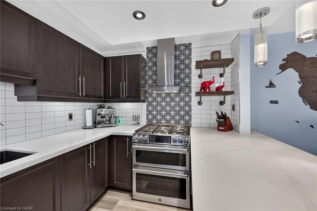 4377 Beverley Crescent Property Photo 11