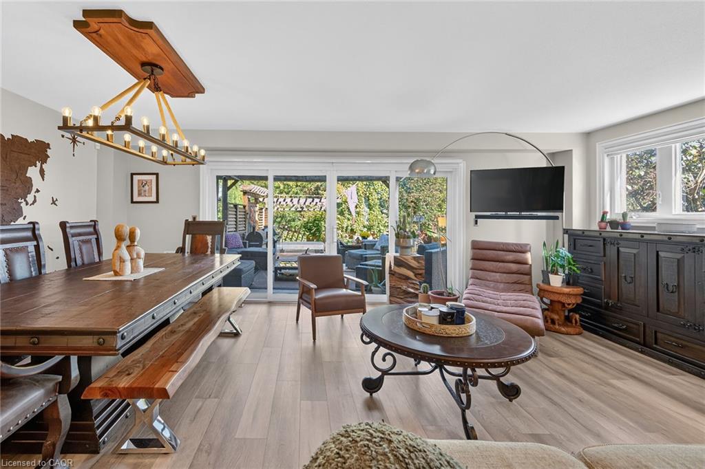 4377 Beverley Crescent Property Photo 14