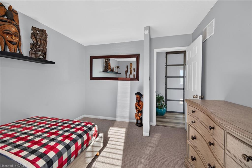 4377 Beverley Crescent Property Photo 28