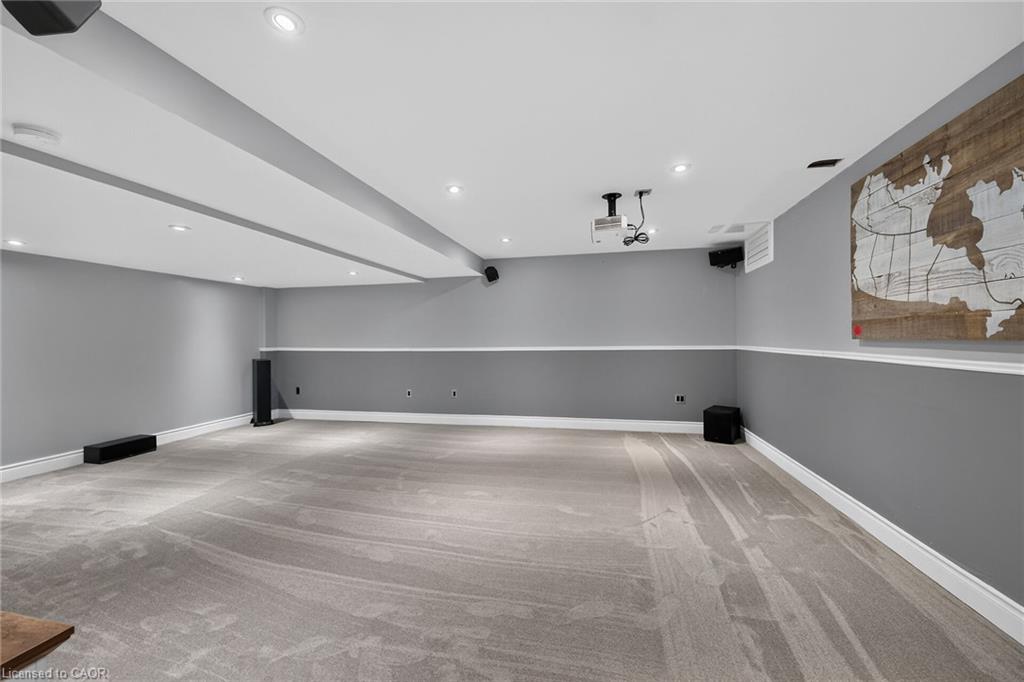 4377 Beverley Crescent Property Photo 33