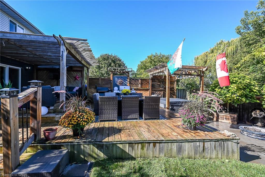 4377 Beverley Crescent Property Photo 45