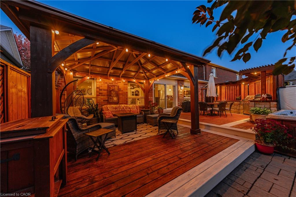 6 Mathews Court Property Photo 6