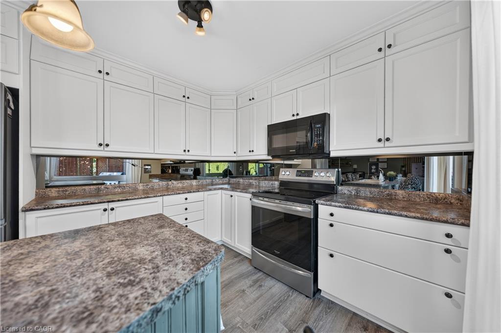6 Mathews Court Property Photo 24