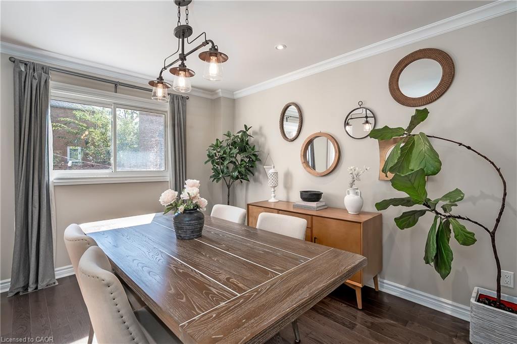 6482 Tenth Line W Property Photo 8