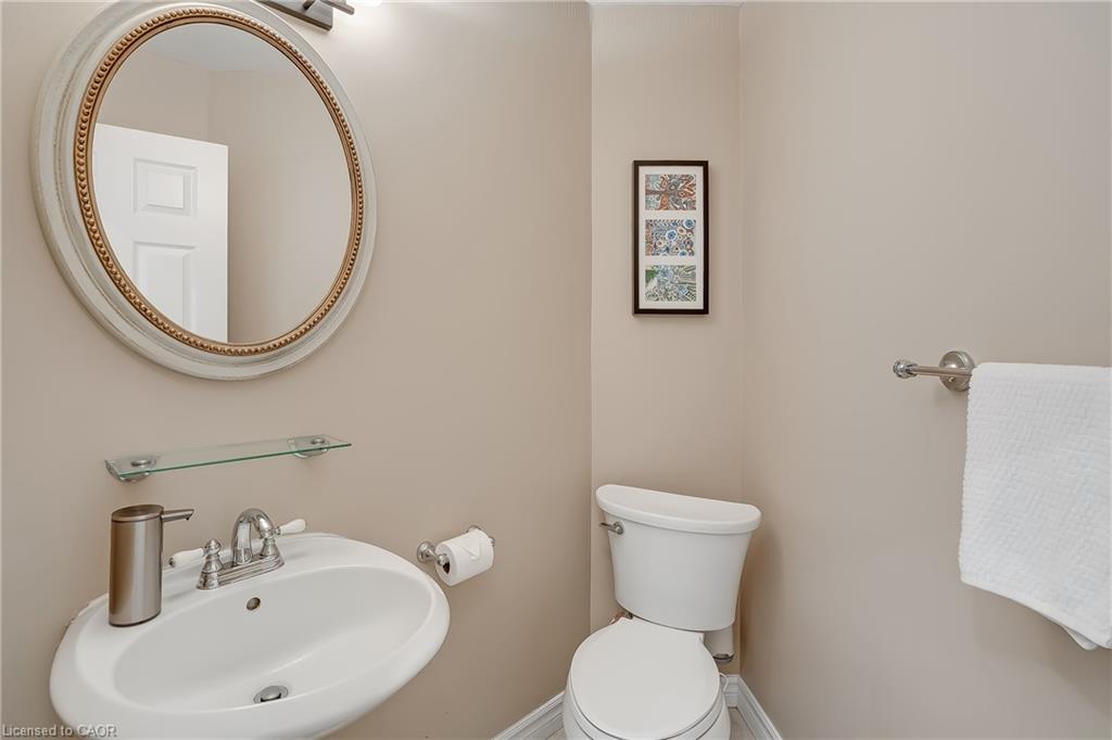 6482 Tenth Line W Property Photo 18