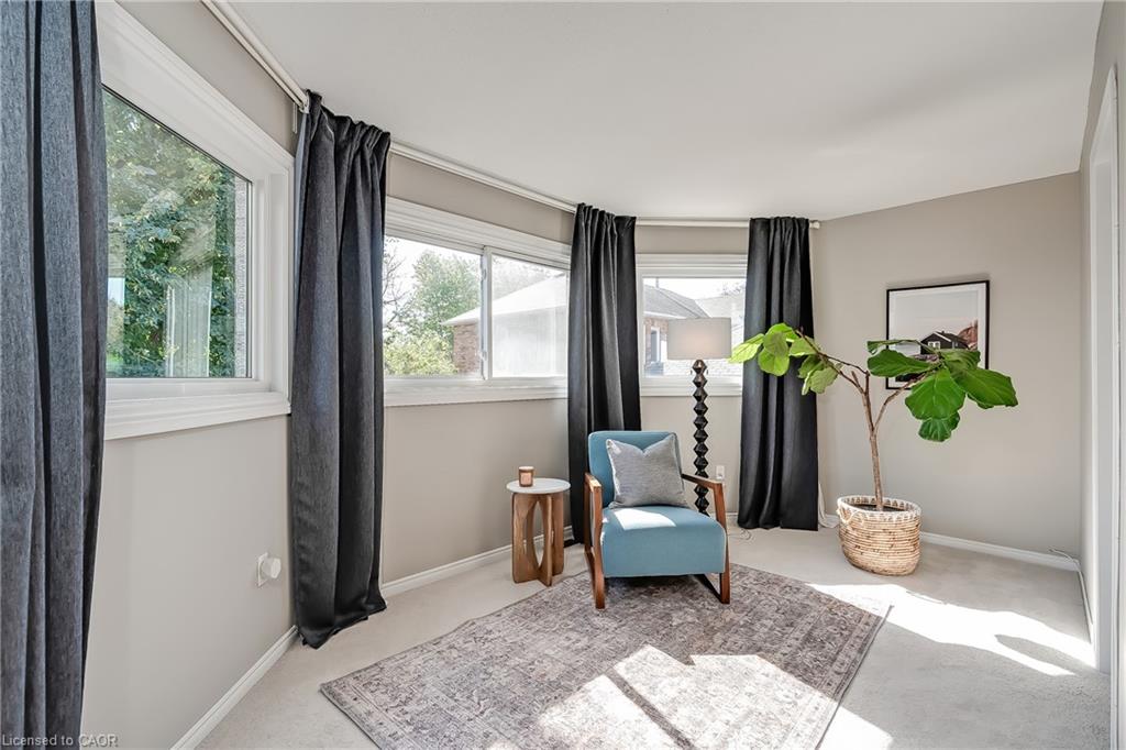 6482 Tenth Line W Property Photo 21