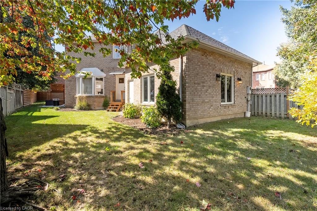 6482 Tenth Line W Property Photo 38