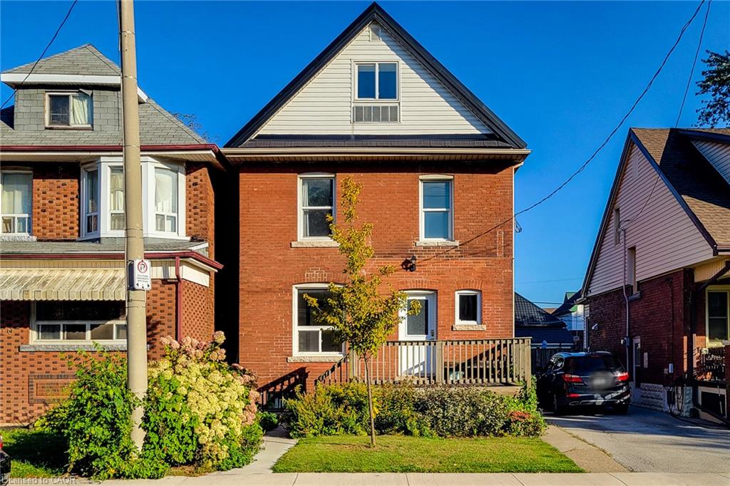 1-108 Kensington Avenue N Property Photo 1