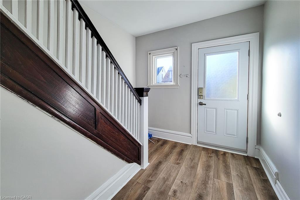 1-108 Kensington Avenue N Property Photo 4