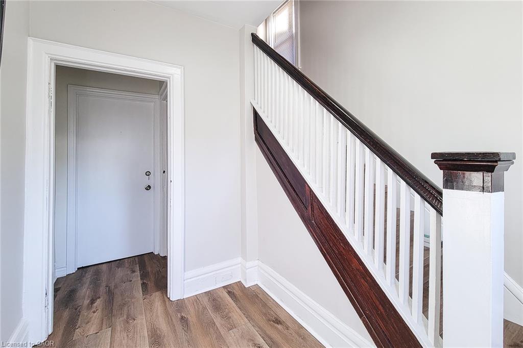 1-108 Kensington Avenue N Property Photo 5