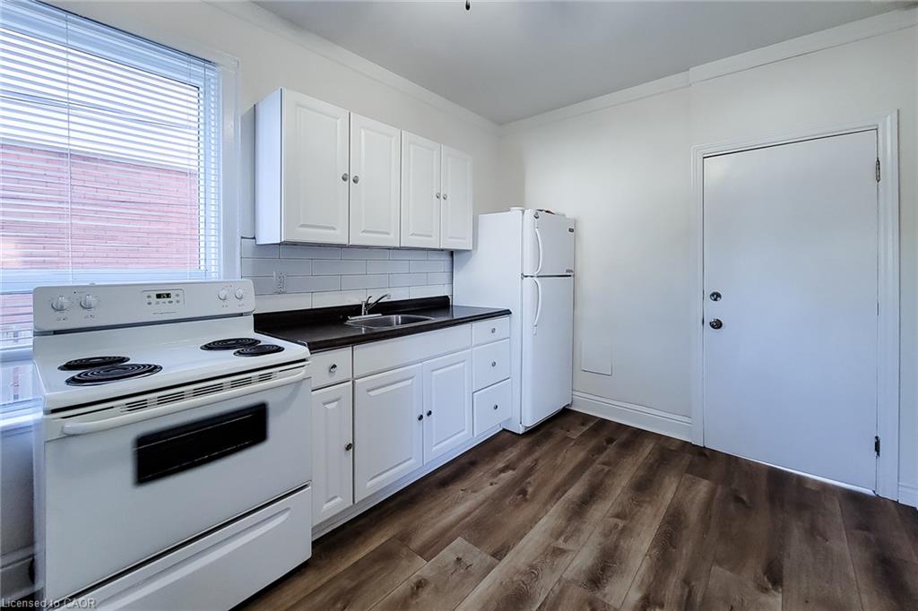 1-108 Kensington Avenue N Property Photo 6