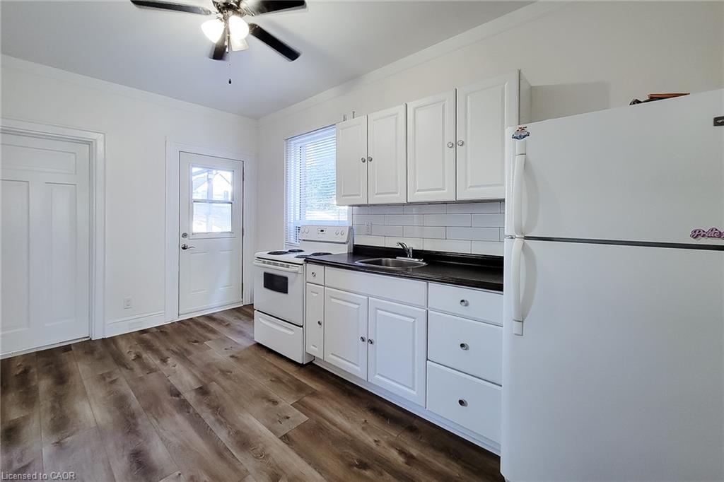 1-108 Kensington Avenue N Property Photo 8