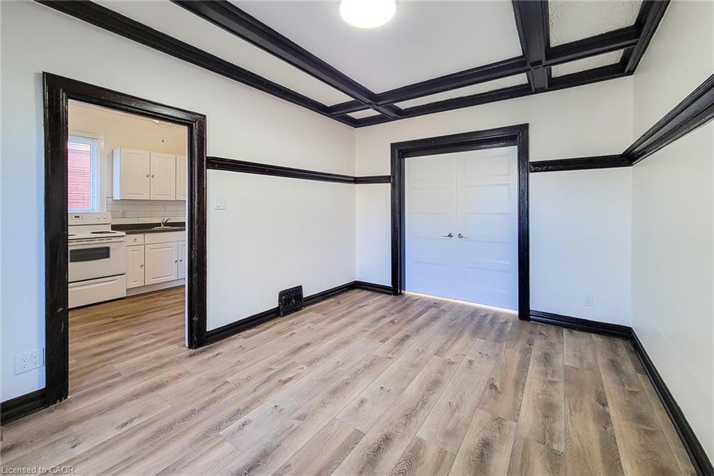 1-108 Kensington Avenue N Property Photo 11