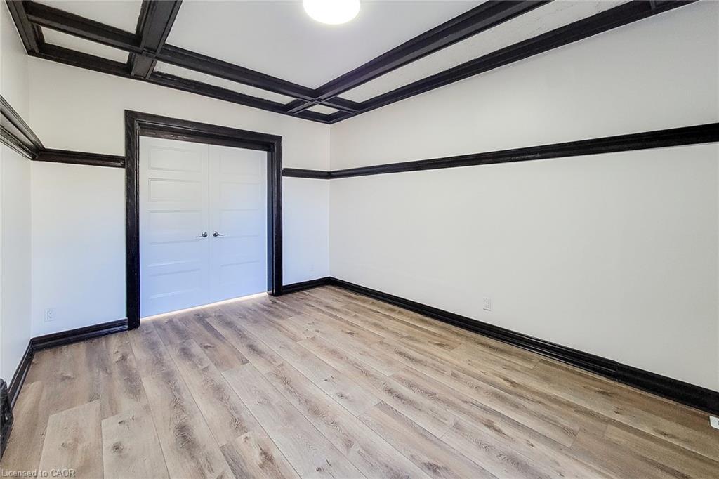 1-108 Kensington Avenue N Property Photo 13