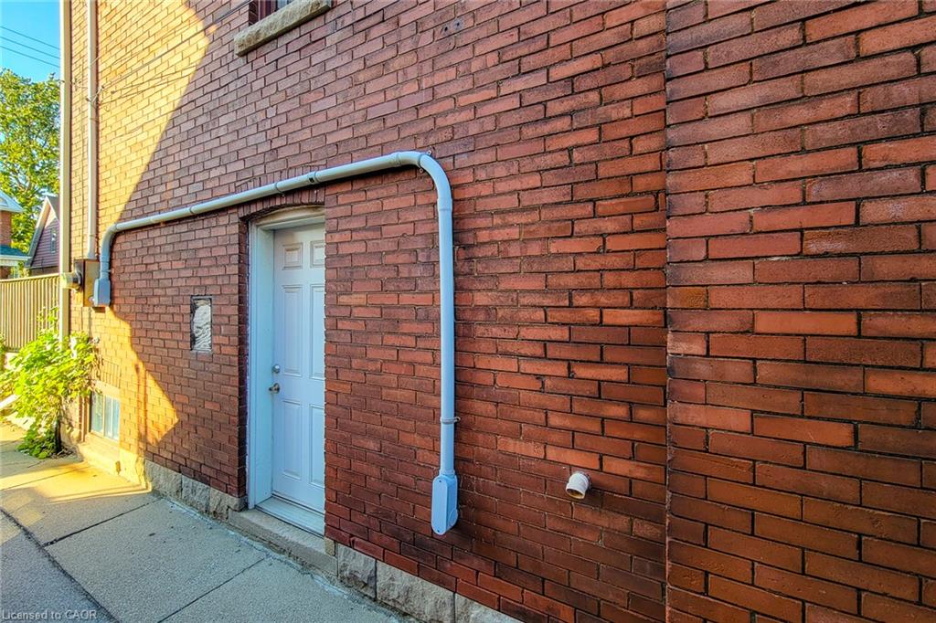 1-108 Kensington Avenue N Property Photo 21